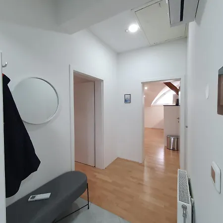 Charming Mila In Privat House With Free Parking Laibach